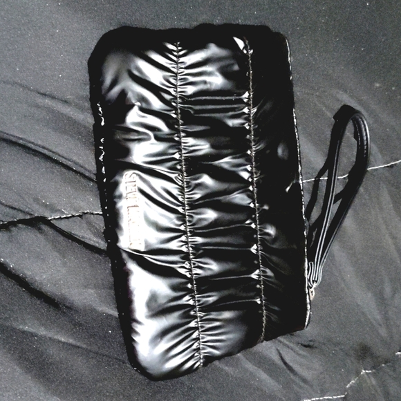 Black leather stiff Madden clutch - Picture 1 of 3